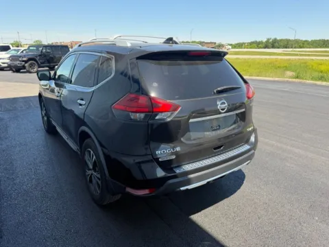 More photos of 2017 Nissan Rogue SL at St. Marys CDJR, OH