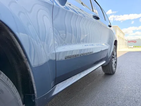 More photos of 2021 Jeep Grand Cherokee Overland at St. Marys CDJR, OH