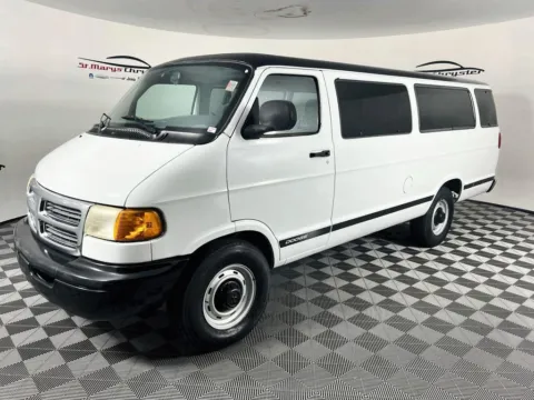 More photos of 2000 Dodge Ram Wagon 3500 at St. Marys CDJR, OH