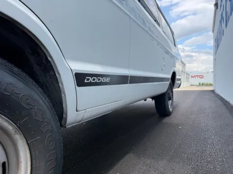 More photos of 2000 Dodge Ram Wagon 3500 at St. Marys CDJR, OH