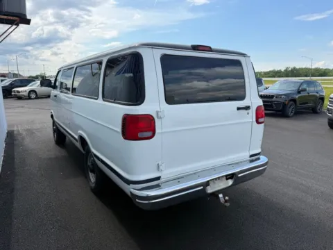 More photos of 2000 Dodge Ram Wagon 3500 at St. Marys CDJR, OH