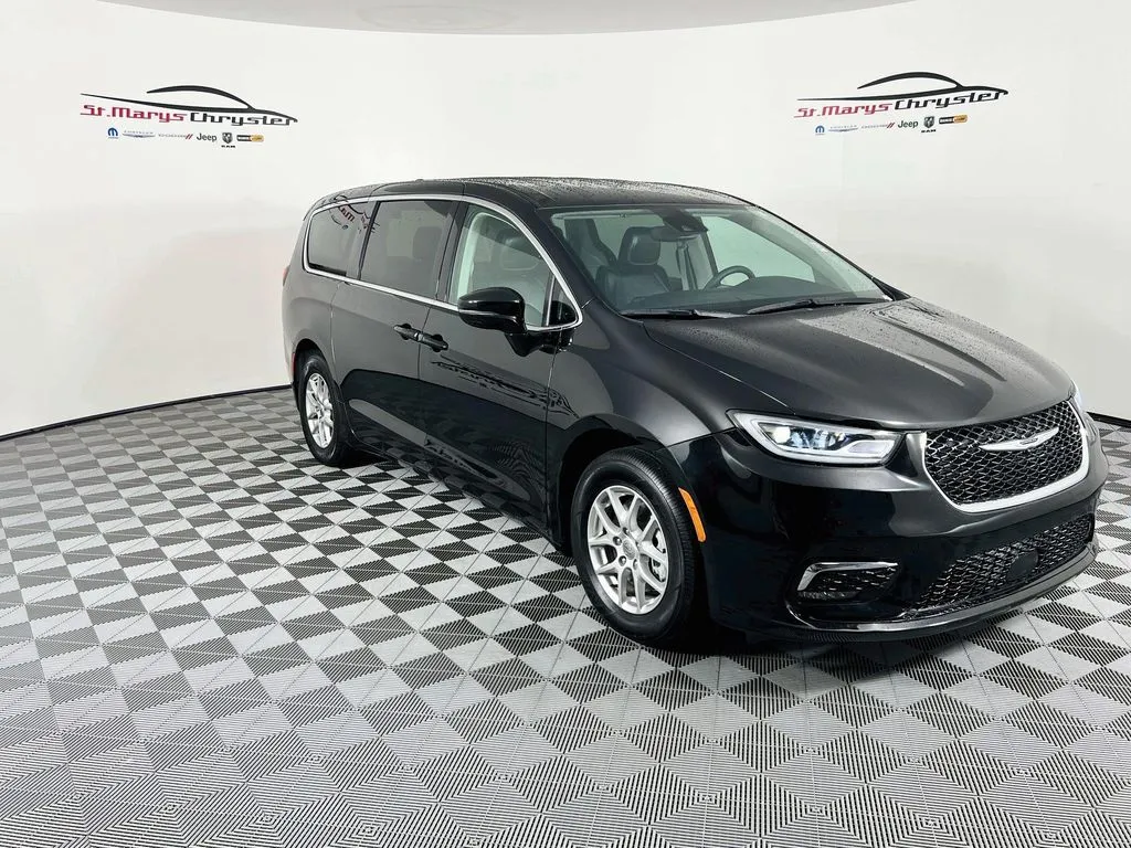 Black 2024 Chrysler Pacifica Touring L for sale in Saint Marys, OH
