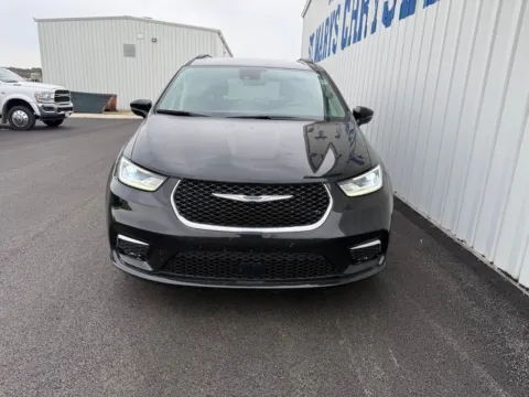 Photos of 2021 Chrysler Pacifica Touring for sale in Saint Marys, OH at St. Marys CDJR
