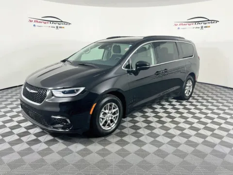 More photos of 2021 Chrysler Pacifica Touring at St. Marys CDJR, OH