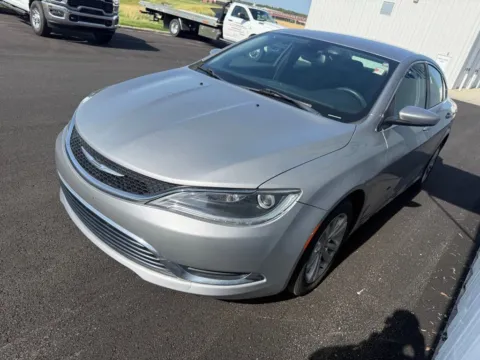 More photos of 2016 Chrysler 200 Limited at St. Marys CDJR, OH