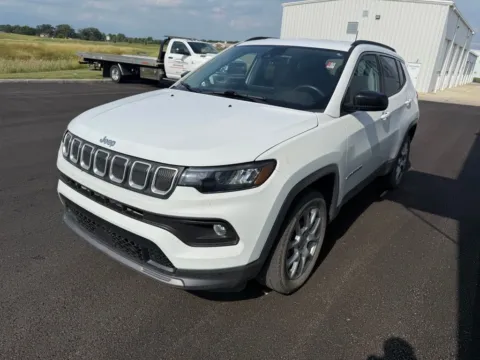 More photos of 2022 Jeep Compass Latitude Lux at St. Marys CDJR, OH