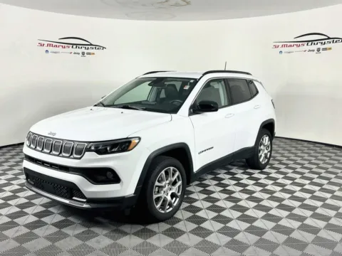 More photos of 2022 Jeep Compass Latitude Lux at St. Marys CDJR, OH