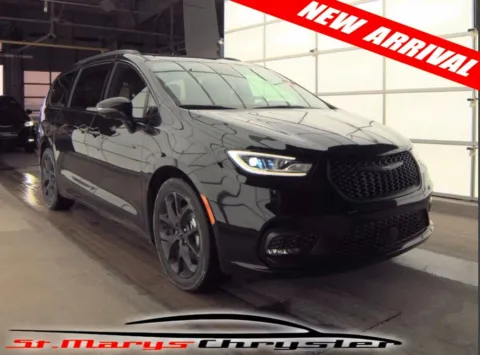 Black 2025 Chrysler Pacifica Limited for sale in Saint Marys, OH