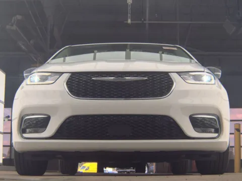 Another view of 2024 Chrysler Pacifica Limited for sale in Saint Marys, OH at St. Marys CDJR