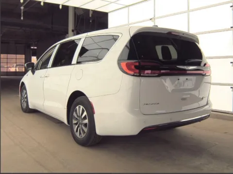 More photos of 2023 Chrysler Pacifica Hybrid Touring L at St. Marys CDJR, OH