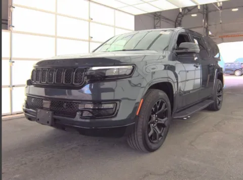 More photos of 2024 Jeep Wagoneer L Series II at St. Marys CDJR, OH