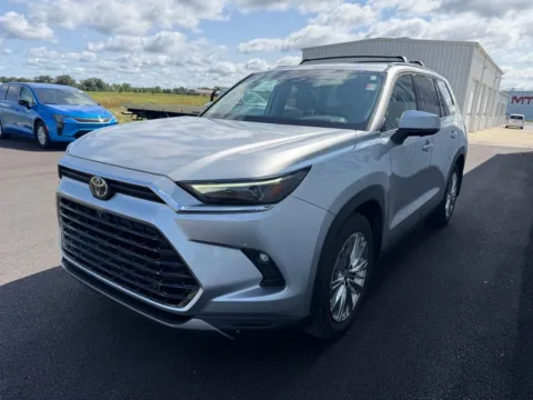 More photos of 2024 Toyota Grand Highlander Platinum at St. Marys CDJR, OH