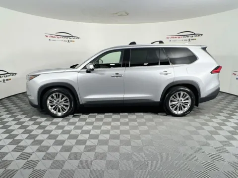 More photos of 2024 Toyota Grand Highlander Platinum at St. Marys CDJR, OH