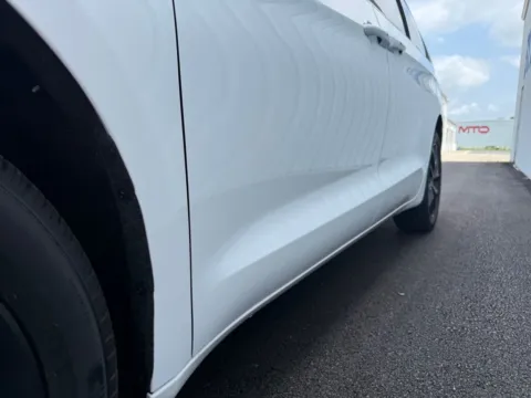 More photos of 2025 Chrysler Pacifica Limited at St. Marys CDJR, OH