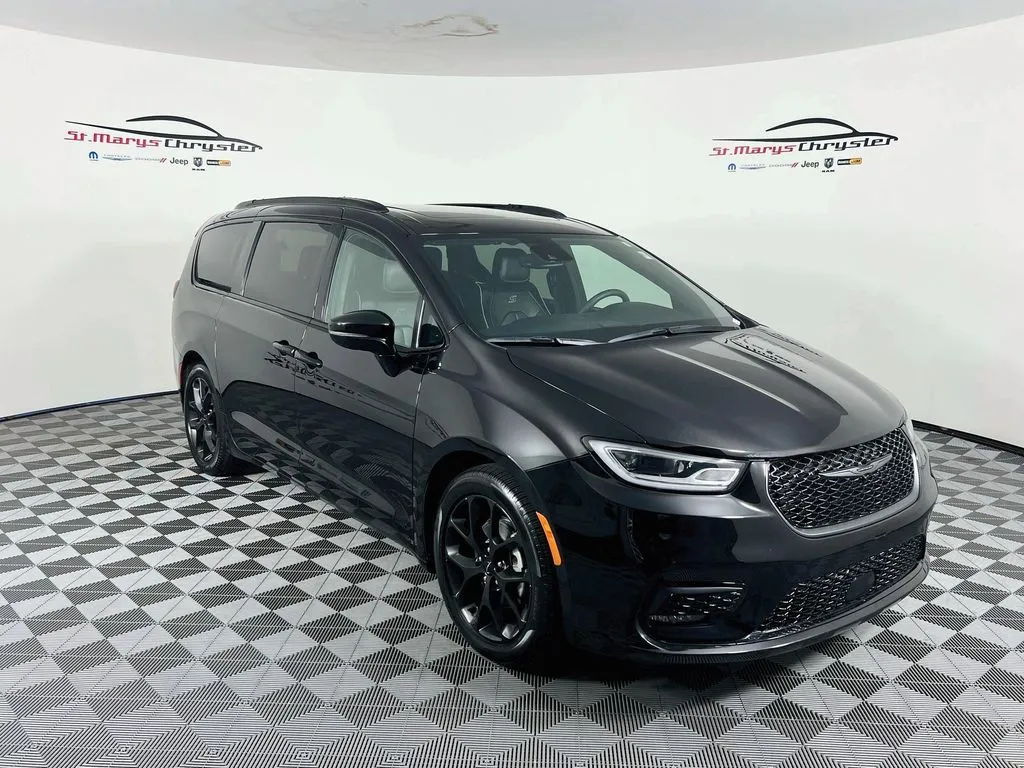 2025 Chrysler Pacifica Limited for sale in Saint Marys, OH