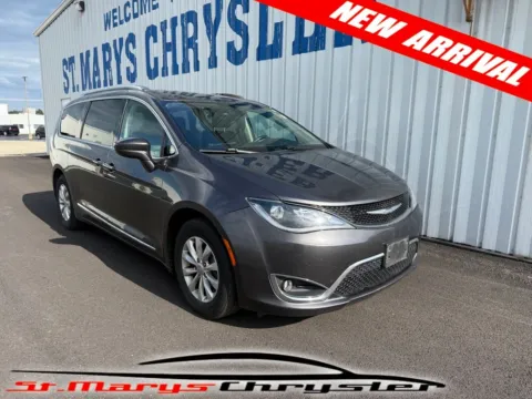 Unknown 2018 Chrysler Pacifica Touring L for sale in Saint Marys, OH