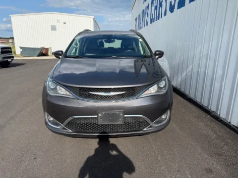 Another view of 2018 Chrysler Pacifica Touring L for sale in Saint Marys, OH at St. Marys CDJR