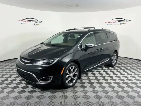 More photos of 2019 Chrysler Pacifica Limited at St. Marys CDJR, OH
