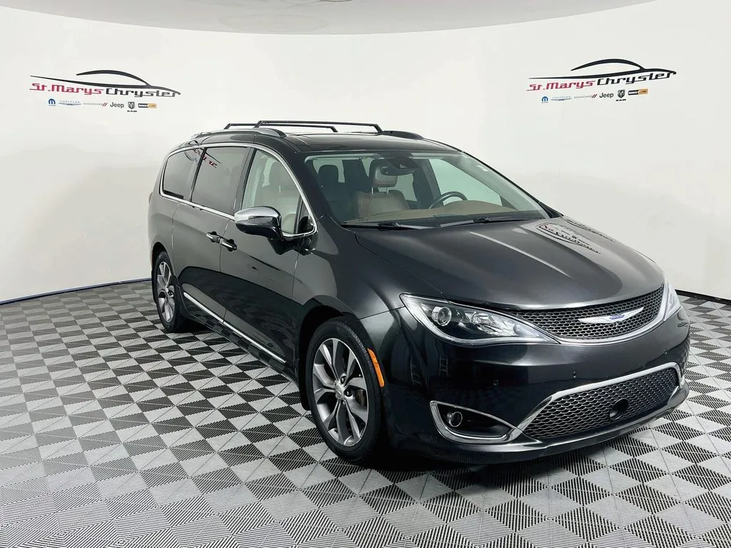 Black 2019 Chrysler Pacifica Limited for sale in Saint Marys, OH