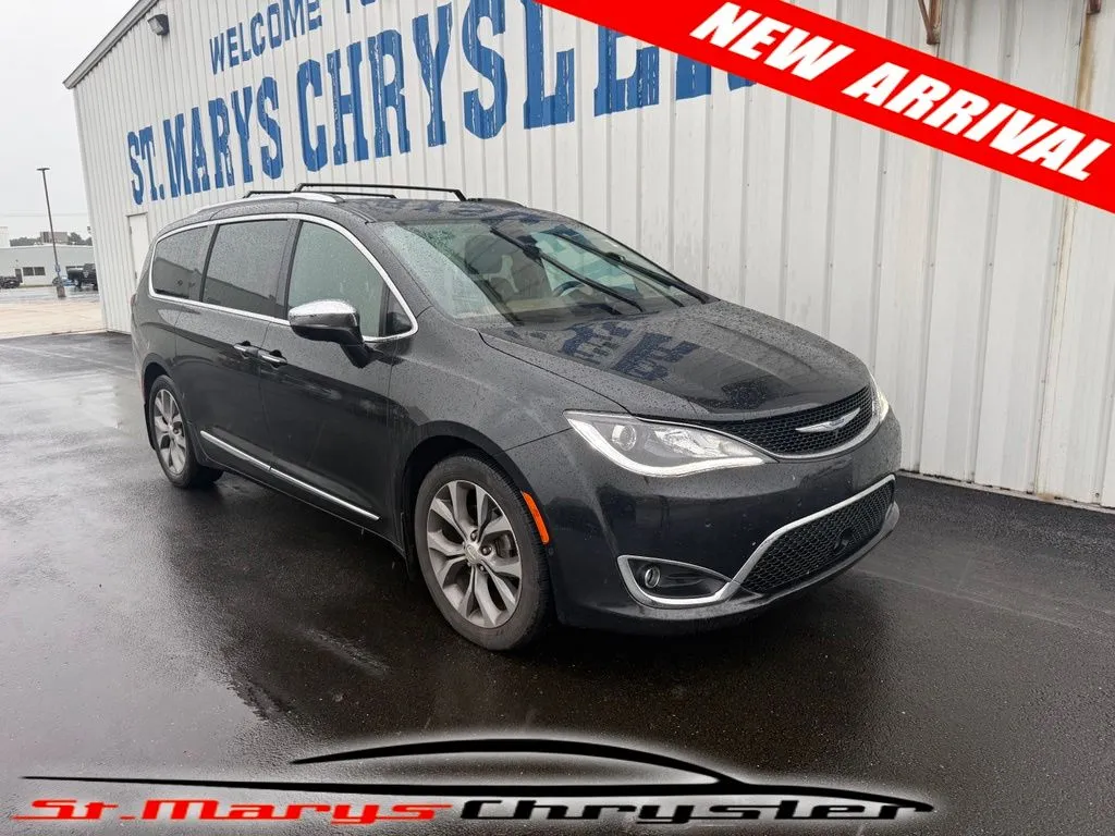 Black 2019 Chrysler Pacifica Limited for sale in Saint Marys, OH