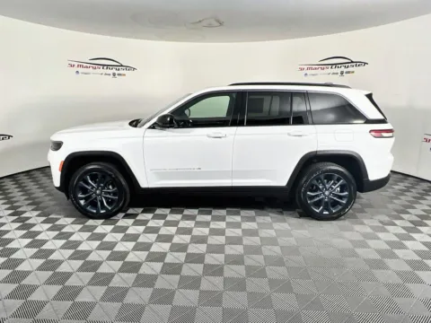 More photos of 2026 Jeep Grand Cherokee at St. Marys CDJR, OH