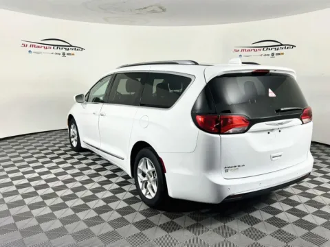 More photos of 2020 Chrysler Pacifica Touring L Plus at St. Marys CDJR, OH