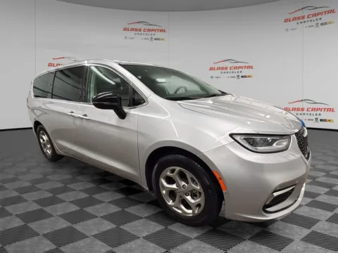 Silver 2024 Chrysler Pacifica Limited for sale in Saint Marys, OH