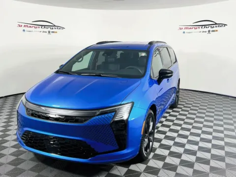 More photos of 2027 Chrysler Pacifica Select at St. Marys CDJR, OH