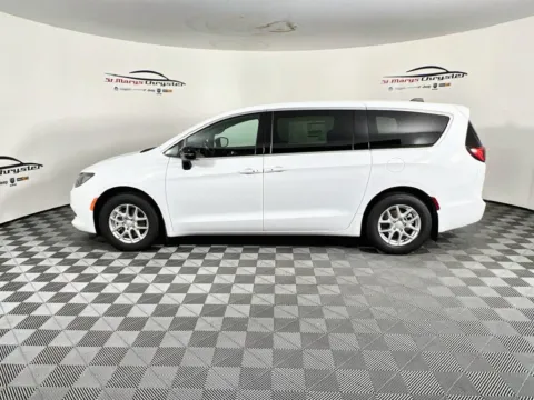 More photos of 2027 Chrysler Pacifica LX at St. Marys CDJR, OH