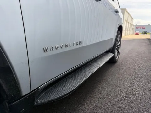 More photos of 2022 Jeep Wagoneer Series II at St. Marys CDJR, OH