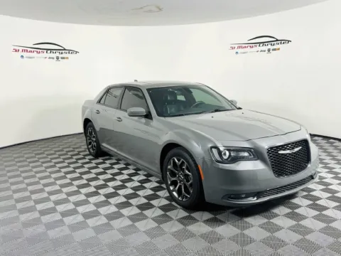 White 2017 Chrysler 300 S for sale in Saint Marys, OH