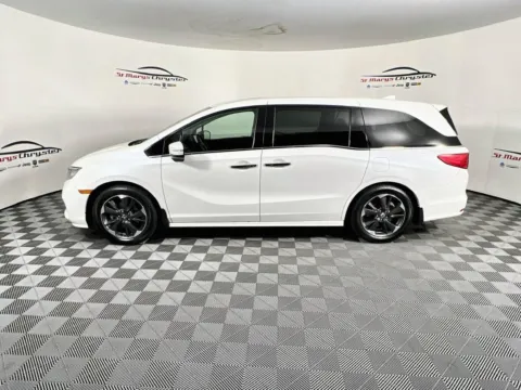 More photos of 2022 Honda Odyssey Elite at St. Marys CDJR, OH