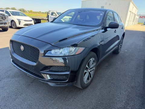 More photos of 2017 Jaguar F-PACE 35t Prestige at St. Marys CDJR, OH