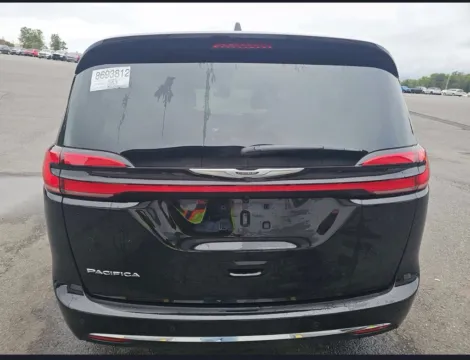 More photos of 2026 Chrysler Pacifica Select at St. Marys CDJR, OH