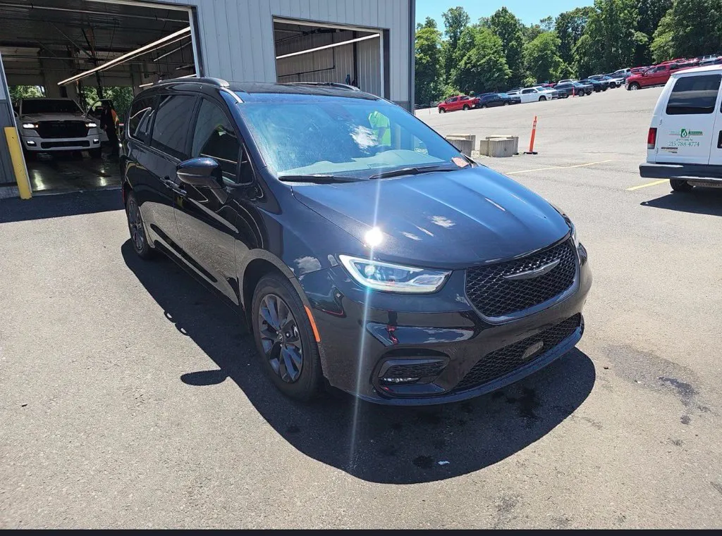 2025 Chrysler Pacifica
