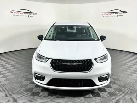Another view of 2024 Chrysler Pacifica Touring L for sale in Saint Marys, OH at St. Marys CDJR