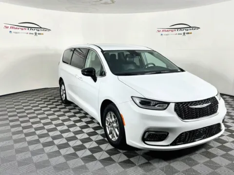 White 2024 Chrysler Pacifica Touring L for sale in Saint Marys, OH