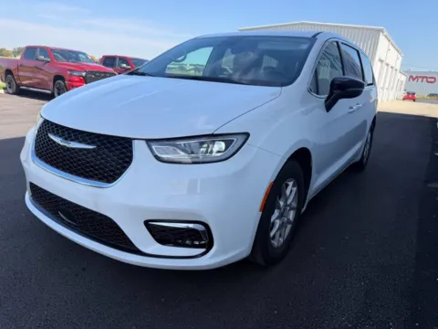 More photos of 2024 Chrysler Pacifica Touring L at St. Marys CDJR, OH