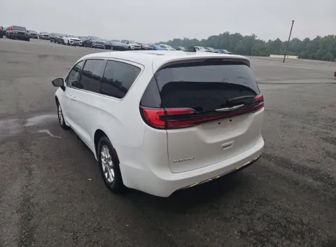 More photos of 2024 Chrysler Pacifica Touring L at St. Marys CDJR, OH