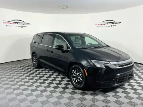 Black 2027 Chrysler Pacifica Limited for sale in Saint Marys, OH