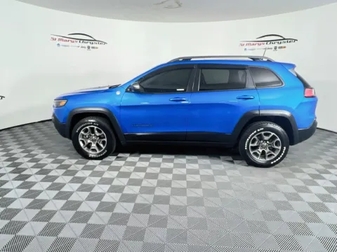 More photos of 2020 Jeep Cherokee Trailhawk at St. Marys CDJR, OH