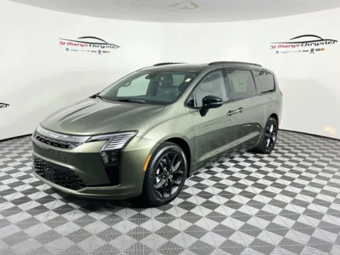 More photos of 2027 Chrysler Pacifica Limited at St. Marys CDJR, OH