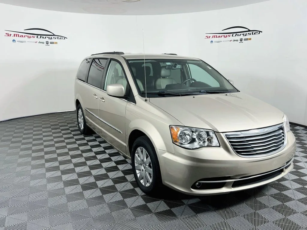 2015 Chrysler Town & Country