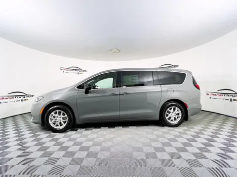 More photos of 2025 Chrysler Pacifica Select at St. Marys Chrysler Dodge Jeep, OH