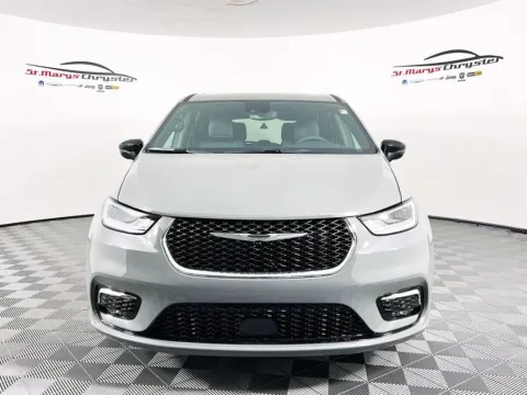 Another view of 2025 Chrysler Pacifica Select for sale in Saint Marys, OH at St. Marys Chrysler Dodge Jeep