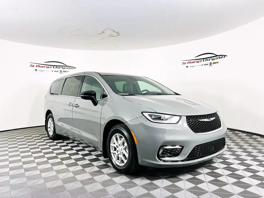 Gray 2025 Chrysler Pacifica Select for sale in Saint Marys, OH