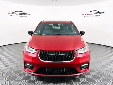 Another view of 2025 Chrysler Pacifica Select for sale in Saint Marys, OH at St. Marys Chrysler Dodge Jeep