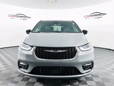 Another view of 2025 Chrysler Pacifica Select for sale in Saint Marys, OH at St. Marys Chrysler Dodge Jeep