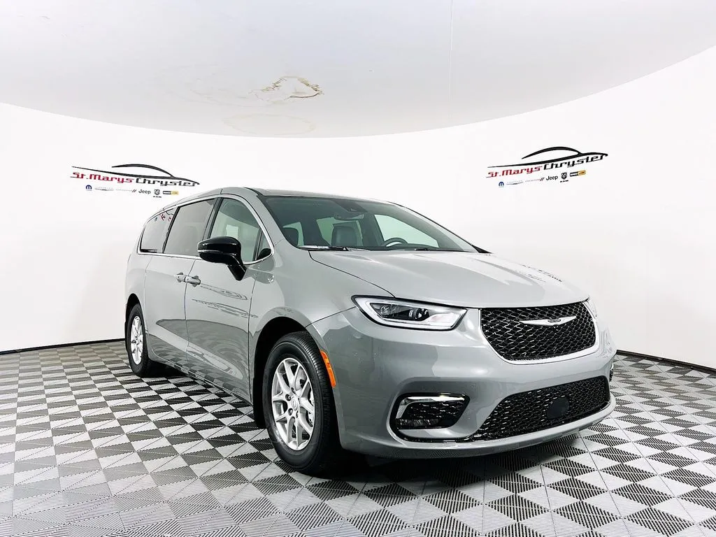 Gray 2025 Chrysler Pacifica Select for sale in Saint Marys, OH