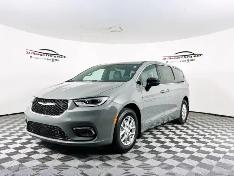 More photos of 2025 Chrysler Pacifica Select at St. Marys Chrysler Dodge Jeep, OH